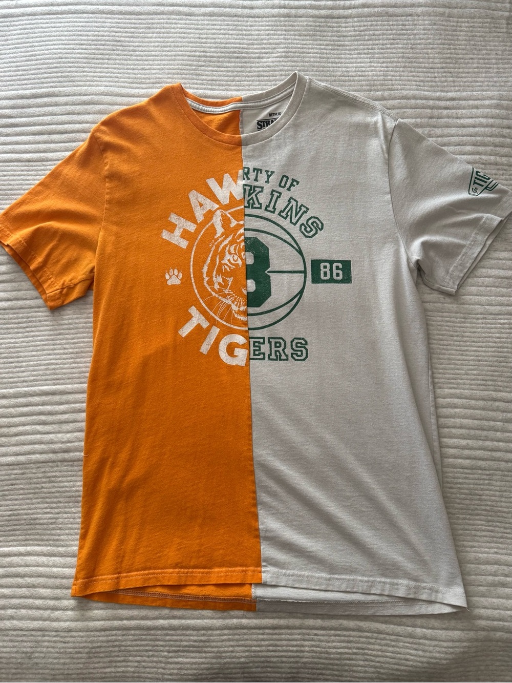 Sz L - Stranger Things Hawkins Tigers Half and Half Orange Beige Shirt